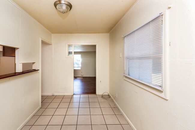 Photo - 1300 Maiden Ln