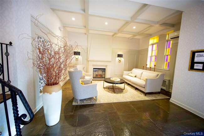 Photo - 2 Spruce St Unidad 2J