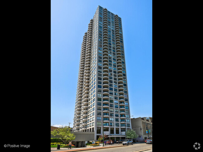 Building Photo - 2020 N Lincoln Park W Unit 31DE Rental