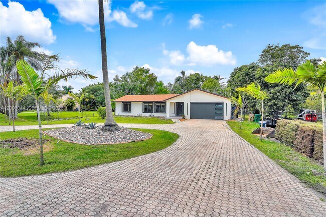 Photo - 4700 SW 110th Ave