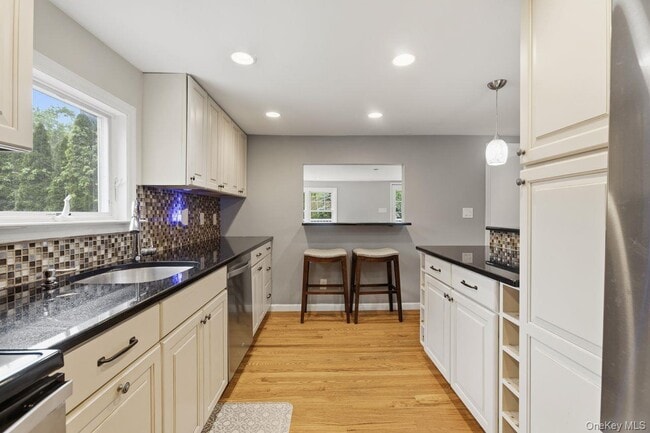 5 Adair Rd