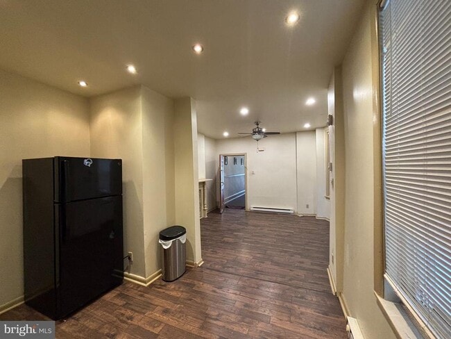 Building Photo - 3734 N Sydenham St