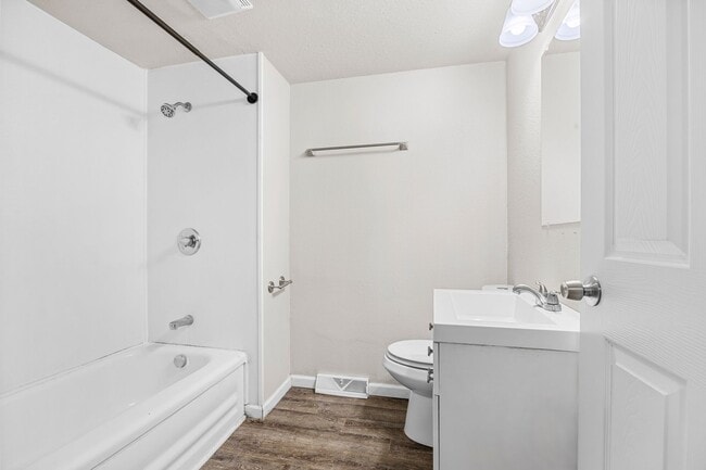 Photo - 410 N Grant St