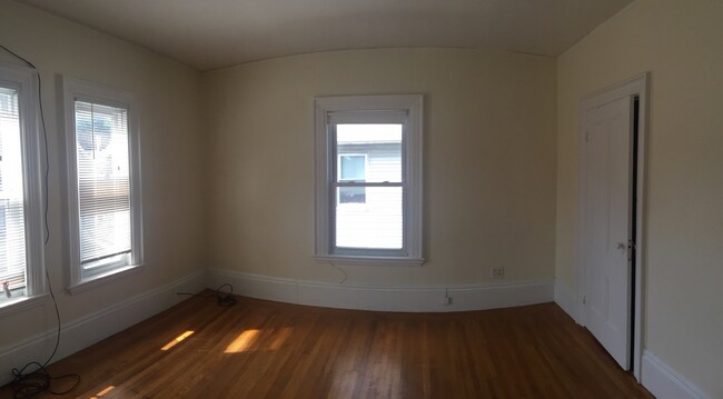 Building Photo - 12 Pratt St Rental