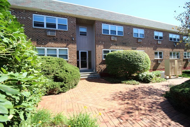 Photo - 637 Cove Rd Unit B-15