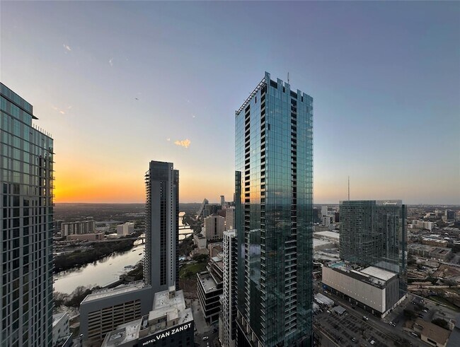 Photo - 610 Davis St Unidad 4305