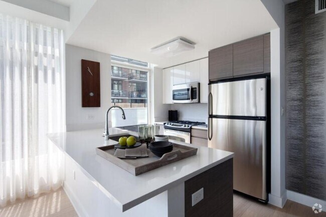 Building Photo - 1 bedroom in Queens NY 11101 Unit 7G Rental