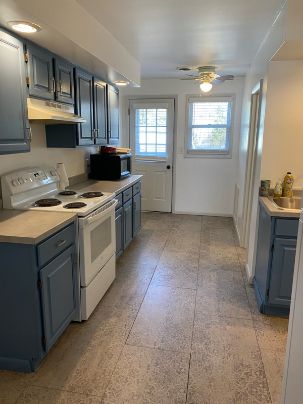 Photo - 902 Townline Rd