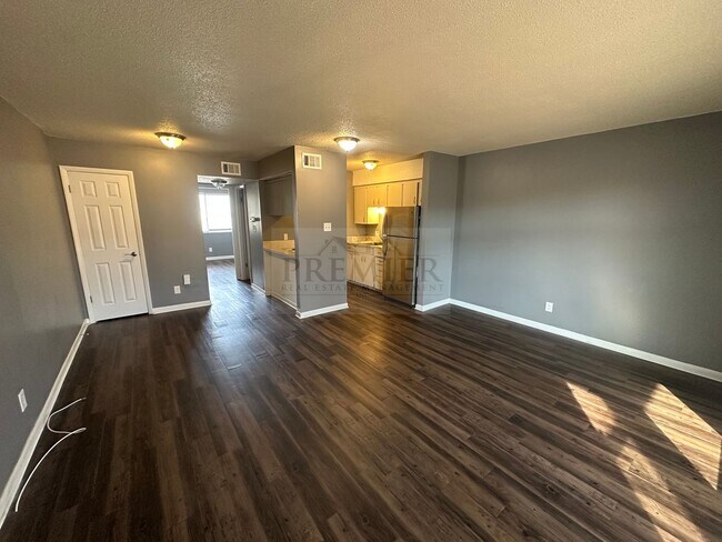 Photo - Updated 1 bed / 1 bath apartment - 60 West... Unidad 60W-6053