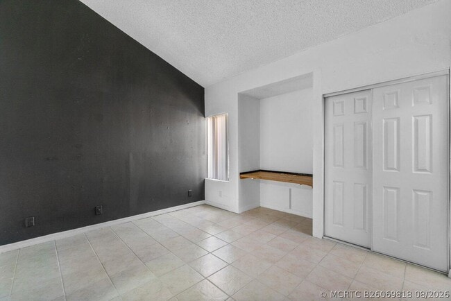 1149 NW 13th St
