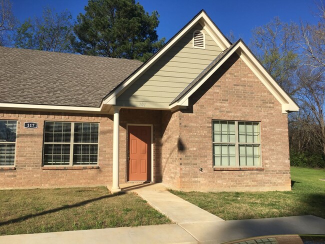 Photo - 115 Pinebrook Pl Unit 100