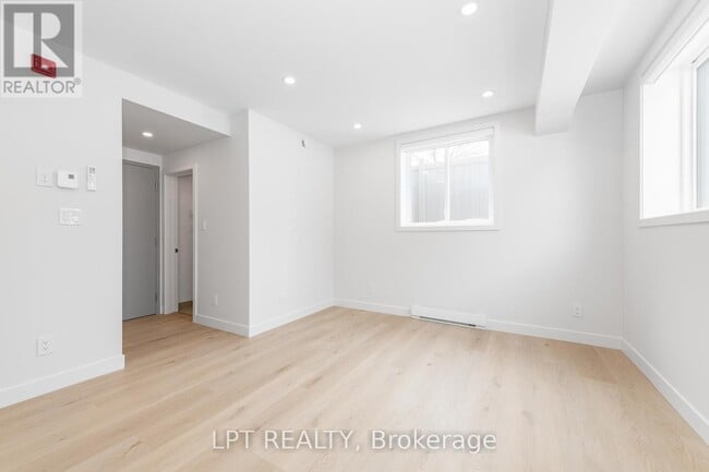 Photo - 250 Shakespeare St Unit 1