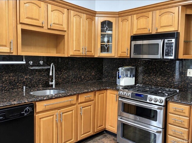 85-43 67th Dr