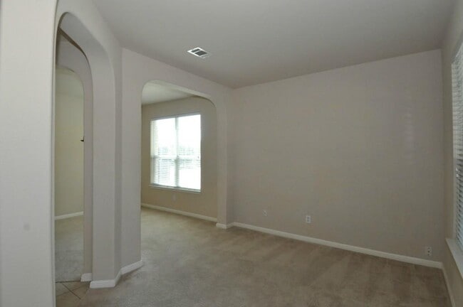 2708 Katie Cove