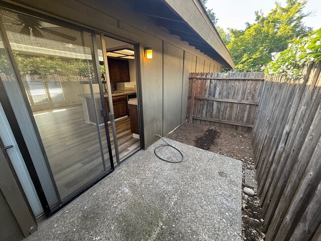 Photo - 940 W East Ave Unit 4