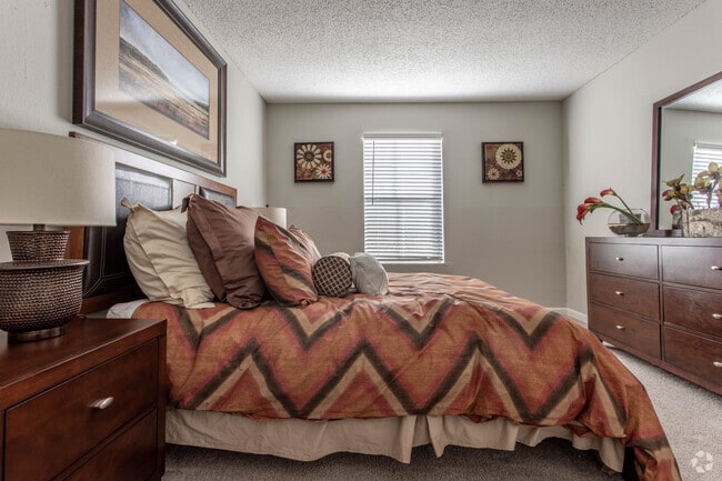 1 HAB, 1 BA - 504 ft² - Regal Pointe Apartments