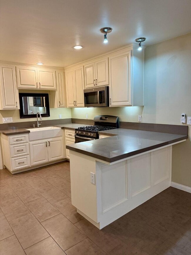 Building Photo - 4169-4171 Illinois St. - Unit A