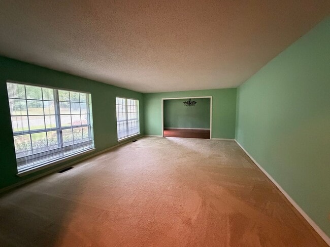 Photo - Discover a comfortable 3-bedroom, 2-bath home located on the west side of Russellville, AR.