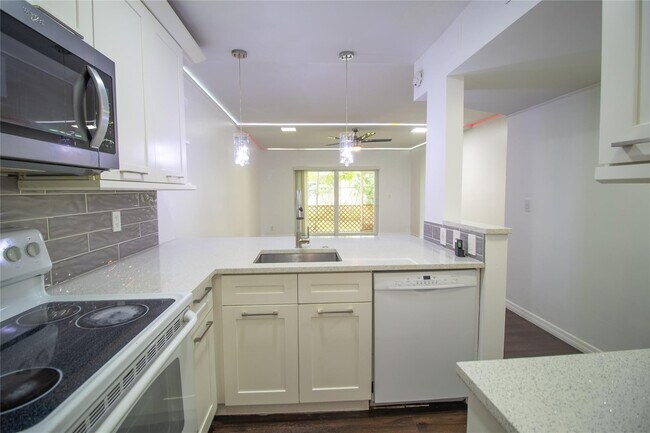 Photo - 8401 Royal Palm Blvd Unit 8401