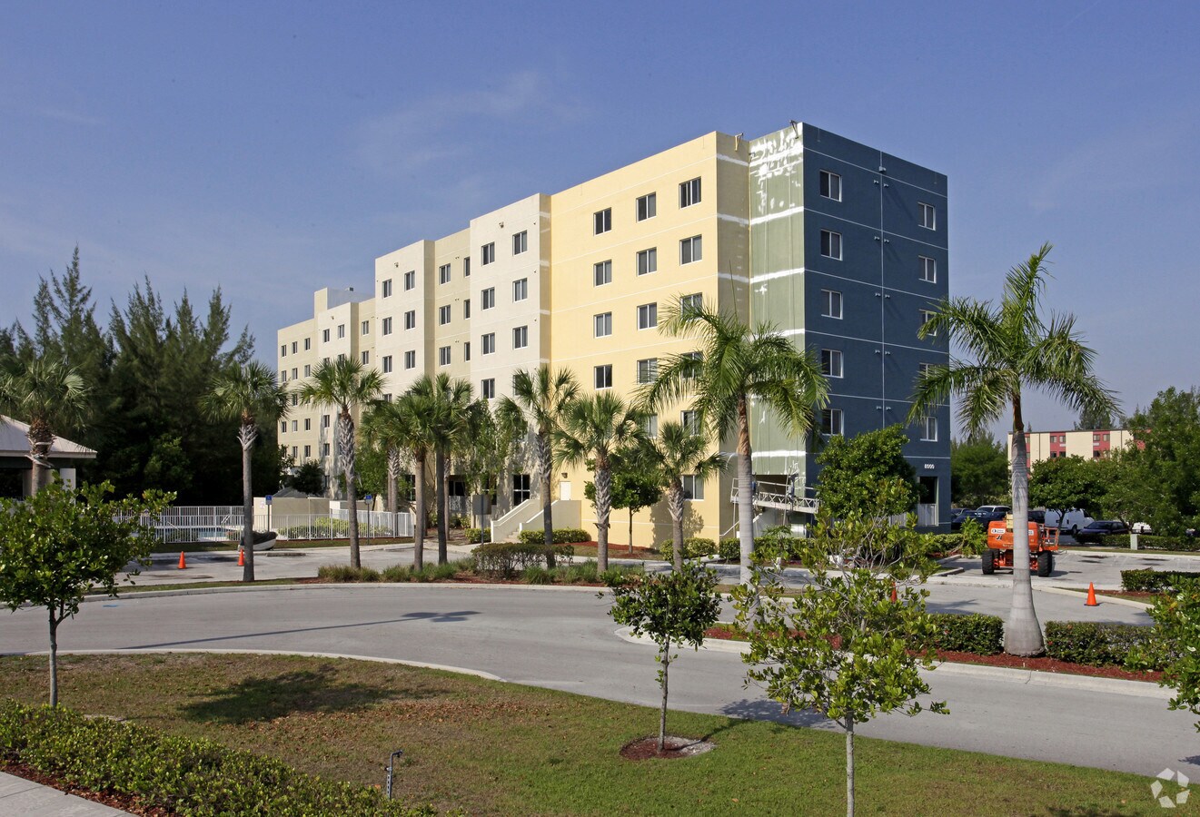 Calusa Cove - Calusa Cove Apartments
