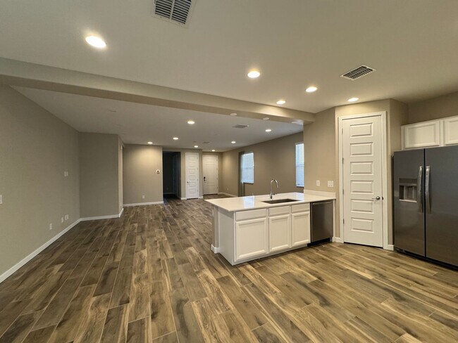 2048 W Sienna Bouquet Pl