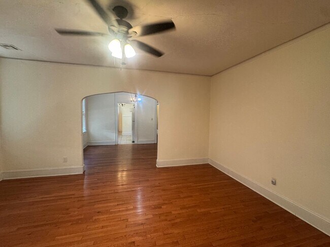 Photo - 3377/3379 Lexington Road Unidad 3377 Lexington Duplex-150