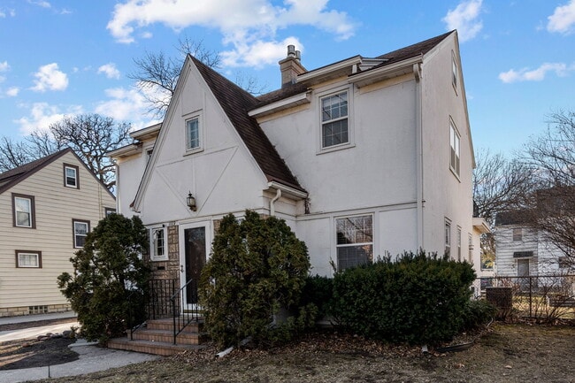 Photo - 1109 3rd St NW