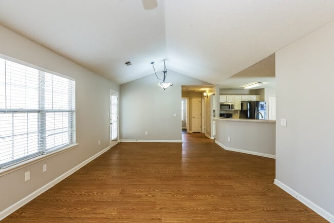 Photo - 4622 Noah Overlook W