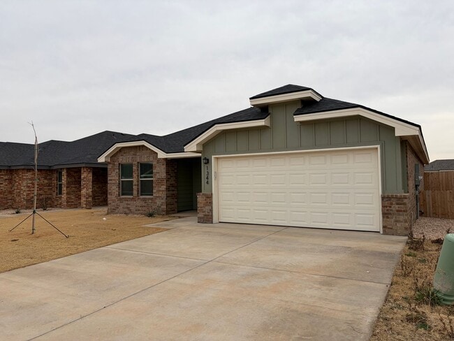 Building Photo - Elevated Living in This Brand-New Silver Leaf Residence