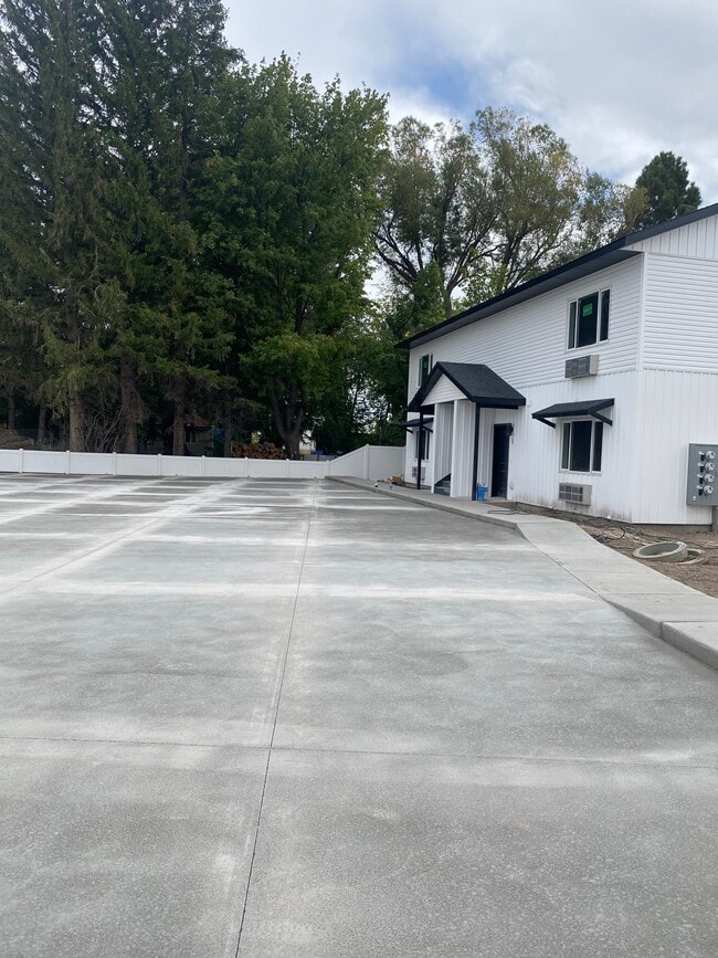 Photo - 640 Lincoln St