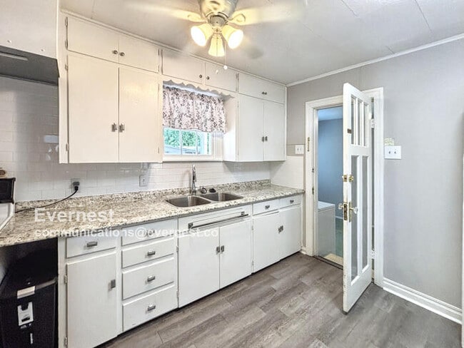 Building Photo - 208 Florence Dr Rental