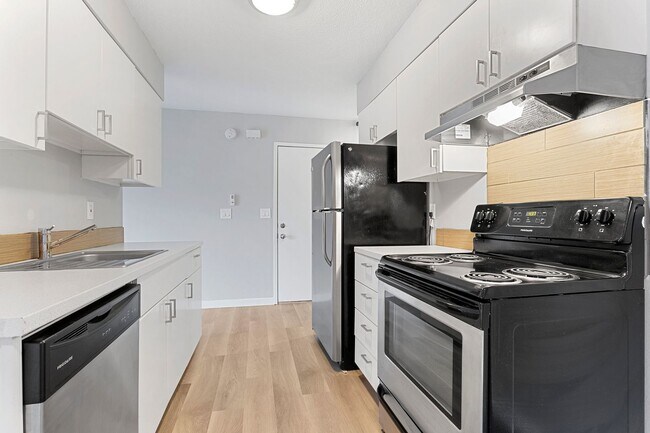 Photo - Gateway Crossing