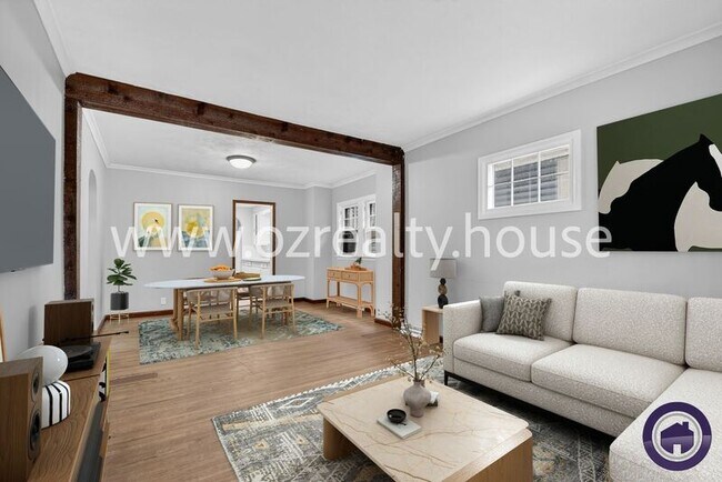 Photo - 2032 Barrows St