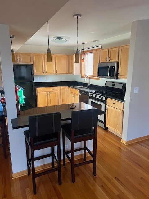 Kitchen - 6588 N Northwest Hwy Condo Unit Maura Madden