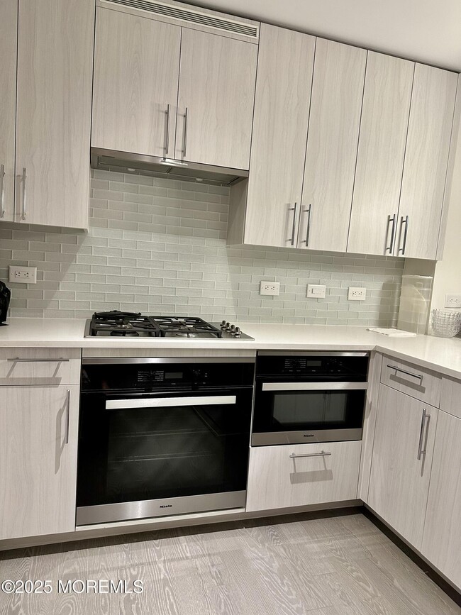 Photo - 30 Melrose Terrace Unit 404