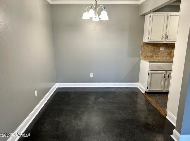 Photo - 200 Lodge Dr