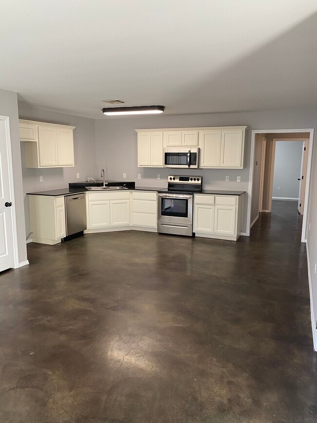 Photo - 13 W 42nd St