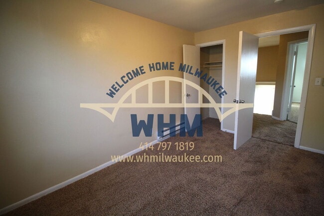 Photo - 331 E Deer Pl