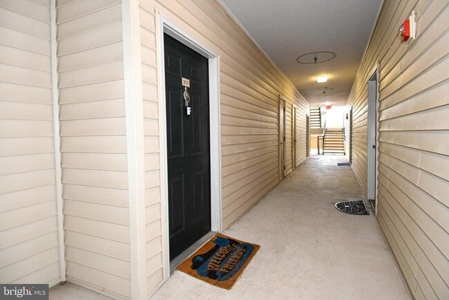 Building Photo - 12108 Garden Grove Cir Unit 203 Rental