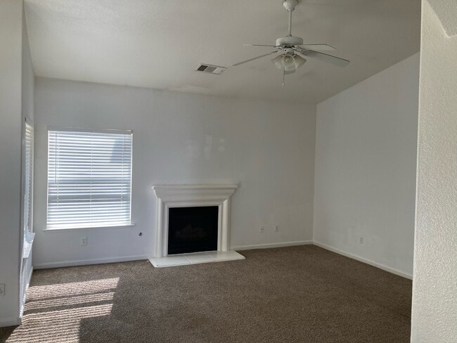 Photo - 1575 Tulip St