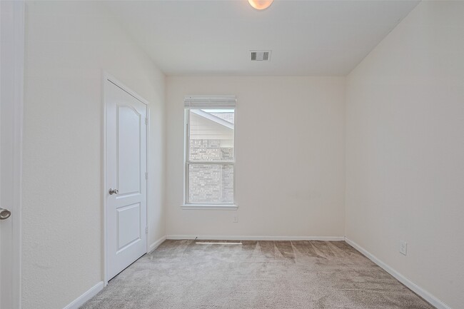 Photo - 25327 Cheshire Knoll St