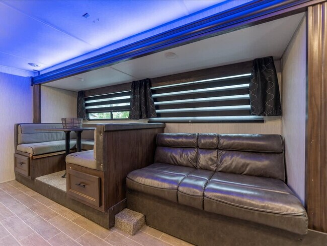 Photo - 1905 W St Louis St Unidad ID1358958P