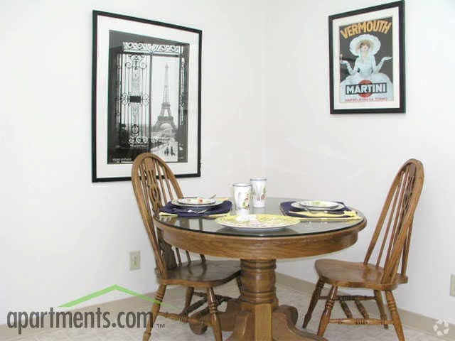 Kitchen - Hunter's Ridge Apartments