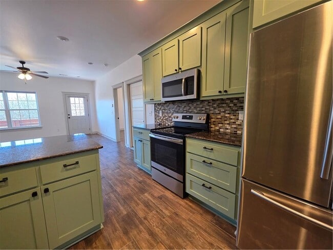 8 Horncastle Dr