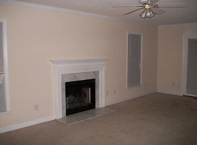 Photo - Spacious 3-Bedroom Home with Detached Garage – Available Now!