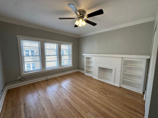 Building Photo - 4900 N Saint Louis Ave Unit 3E