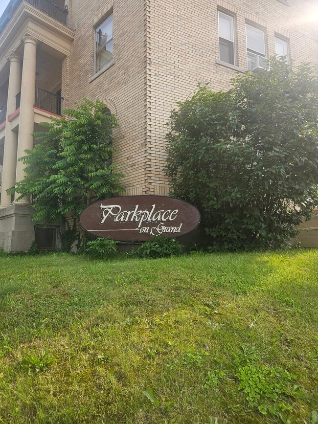 Photo - 304 W Grand Ave Unit #11