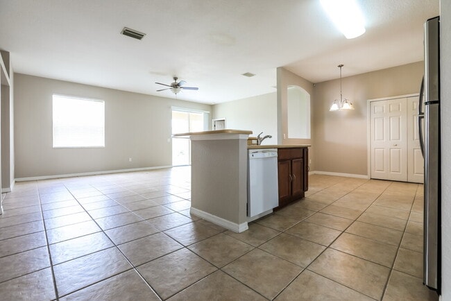 Photo - 15385 Lakeland Cir
