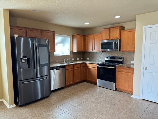 Photo - 1411 Dry Eagle