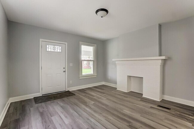 Photo - 725 Fairwood Ave